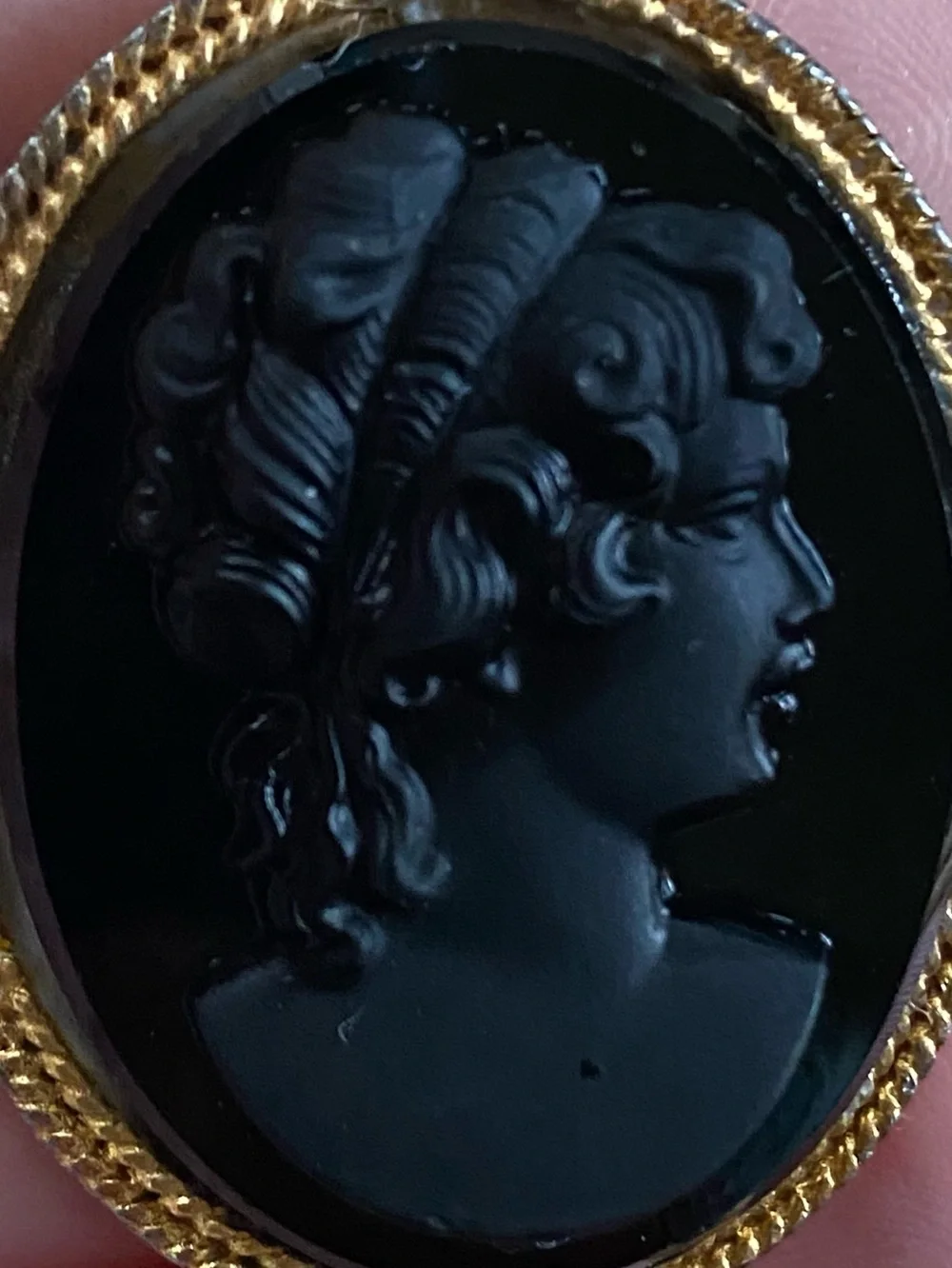 VTG 60s Black Glass Cameo Brooch Pendant Victorian Revival Gold Tone Rope Trim